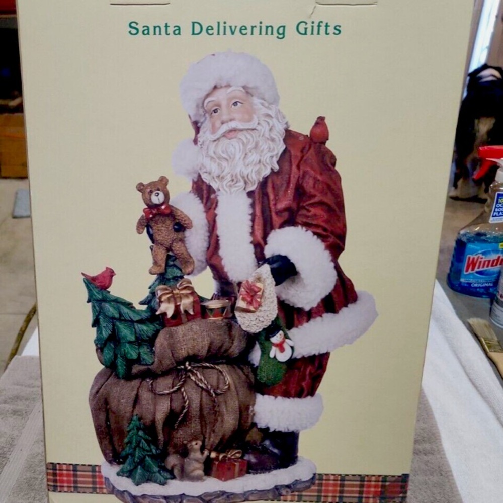 Cracker Barrel Santa with cardinals